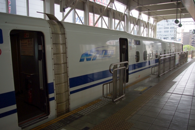 新幹線・博多駅