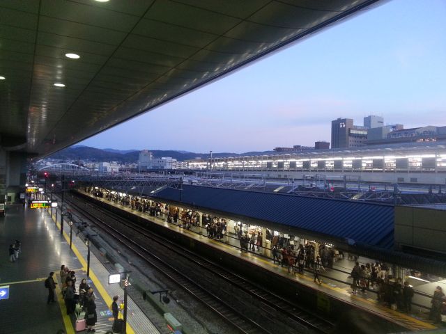 夕暮れの京都駅