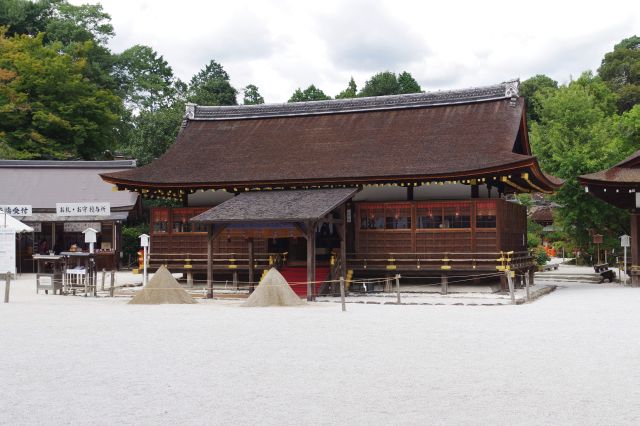 上賀茂神社・細殿と立砂