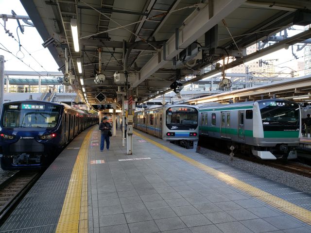 大崎駅・三社の電車