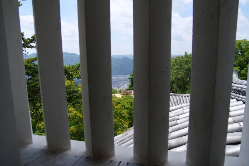 備中松山城・天守内・格子窓からの眺望