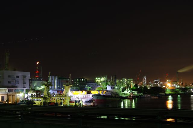 川崎の工業地帯夜景（千鳥橋）の写真ページへ