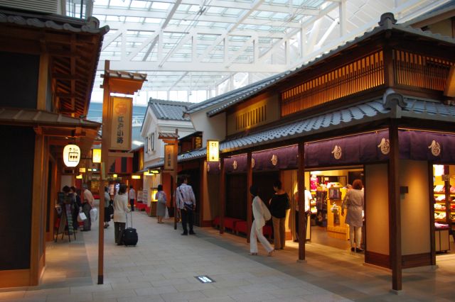 羽田空港国際線ターミナル（現第３ターミナル）の写真ページへ