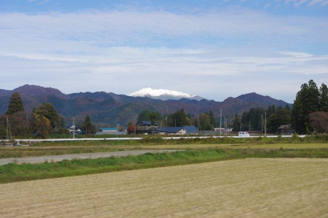 角館から田沢湖へ。途中に駒ケ岳がはっきり見えましたが珍しい事らしいです。
