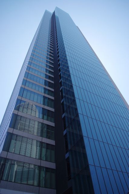 名古屋駅前にあるミッドランドスクエア。247mととても高いビルです。