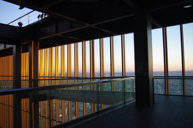 ミッドランドスクエア展望台の夕景(2014年)の写真ページへ