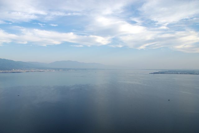北北東方面、広さに圧倒されますがこれでも琵琶湖南部の幅が狭い所（マップ参照）。