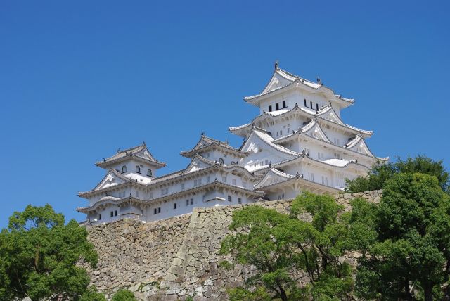 姫路城が美しく眺められるスポットです。