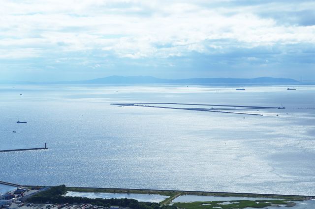 かなり幅広い淡路島。