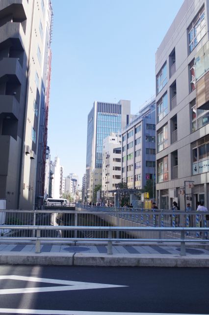 整備された渋谷川は続きます。