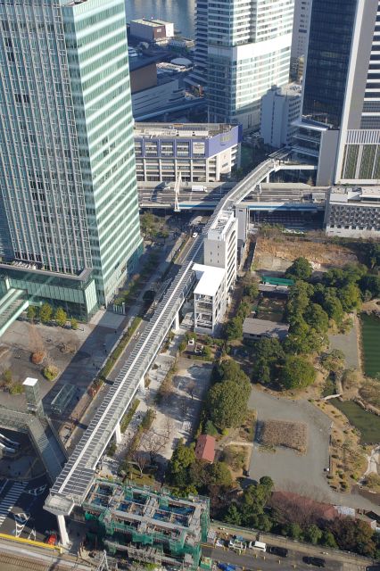 浜松町駅からの連絡橋が建設中。