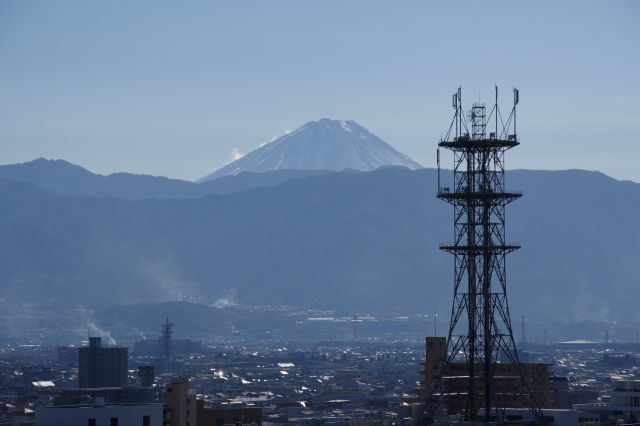 天気に恵まれてきれいに見えた富士山。