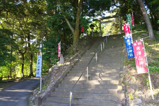 神社の階段。