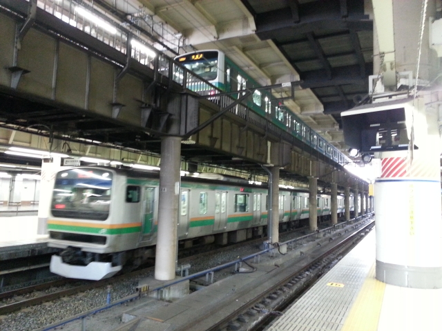 上野駅・ホームが重なる