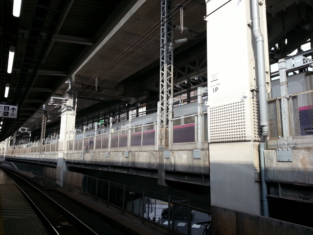 神田駅・新幹線と上野東京ラインの二重高架構造