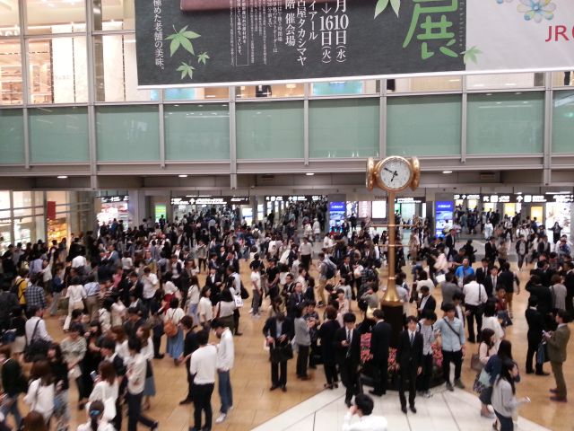 人が多い名古屋駅