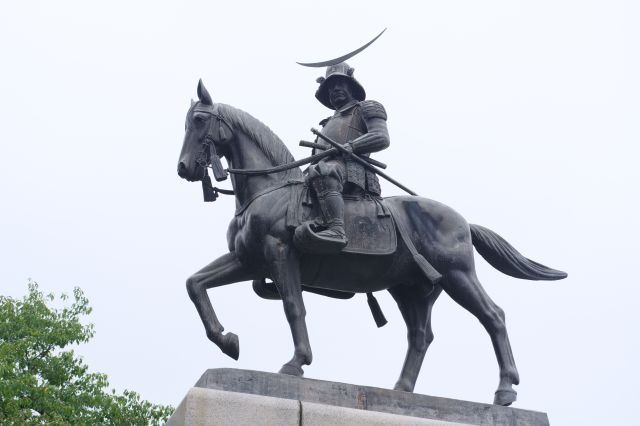 仙台城跡の伊達政宗像