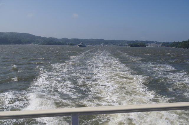 松島島巡り観光船・船の後方