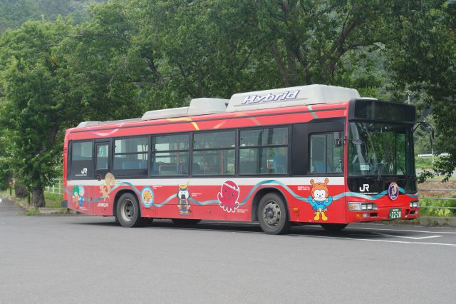 柳津駅のBRTのバス