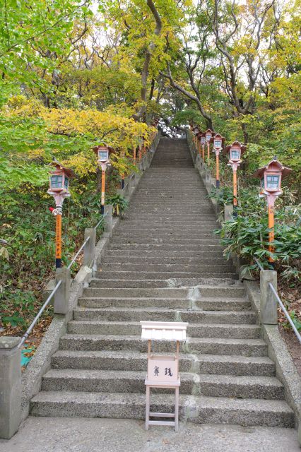 高山稲荷神社・上り階段