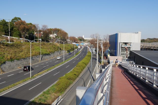 羽沢横浜国大駅の環状二号線、新横浜方面
