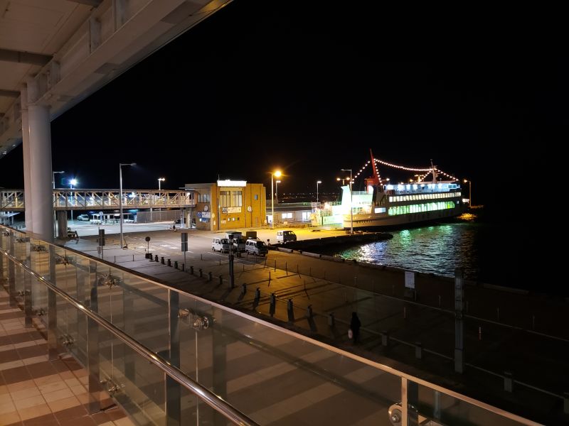 夜の高松港