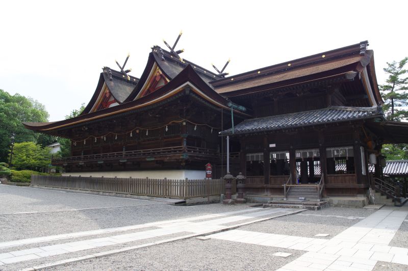 吉備津神社・拝殿と本殿