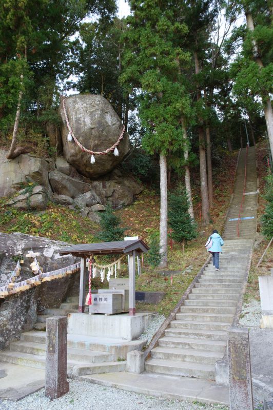 釣石神社