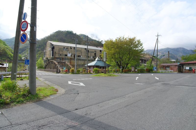 古河橋・本山製錬所跡前