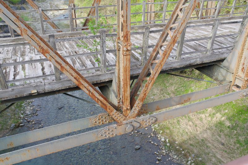 古河橋・本山製錬所跡前