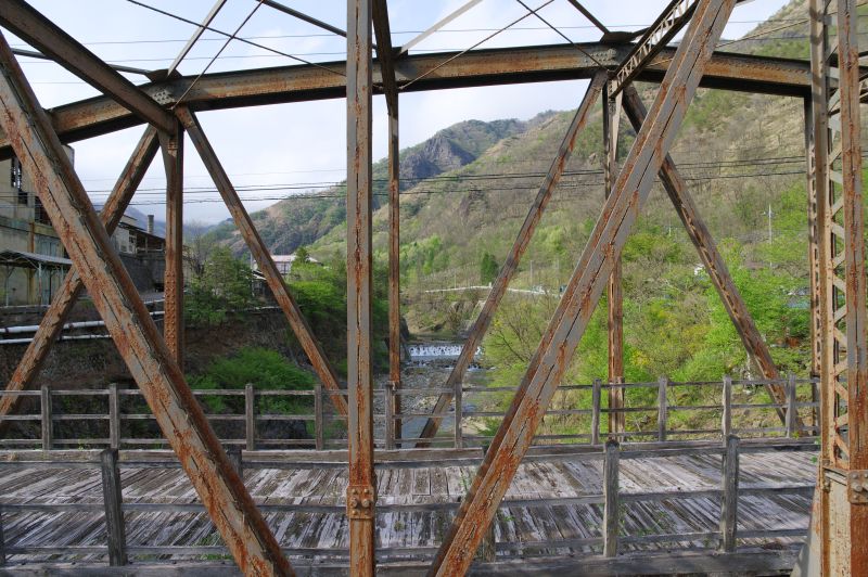 古河橋・本山製錬所跡前