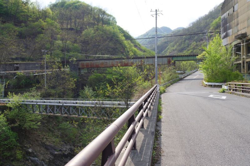 古河橋・本山製錬所跡前