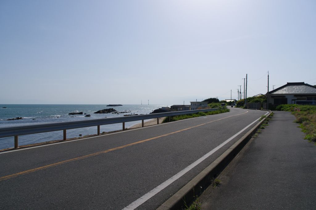 外川の海沿い