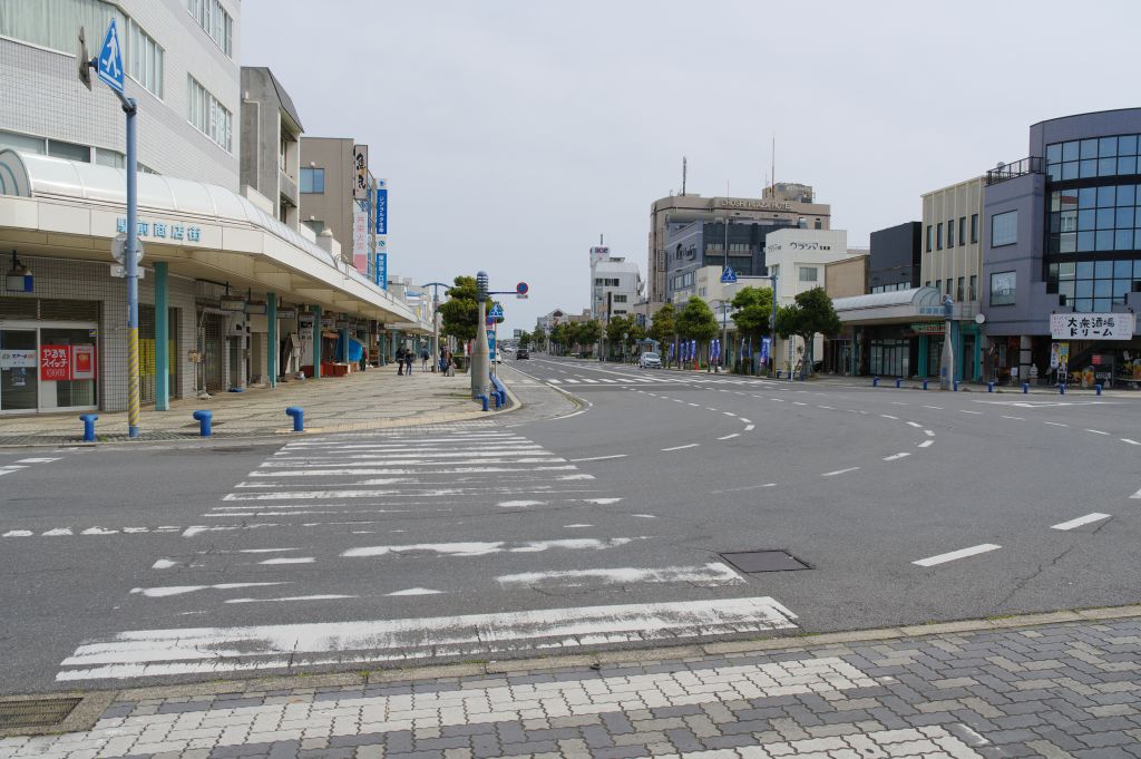 JR銚子駅・利根川方面の道路