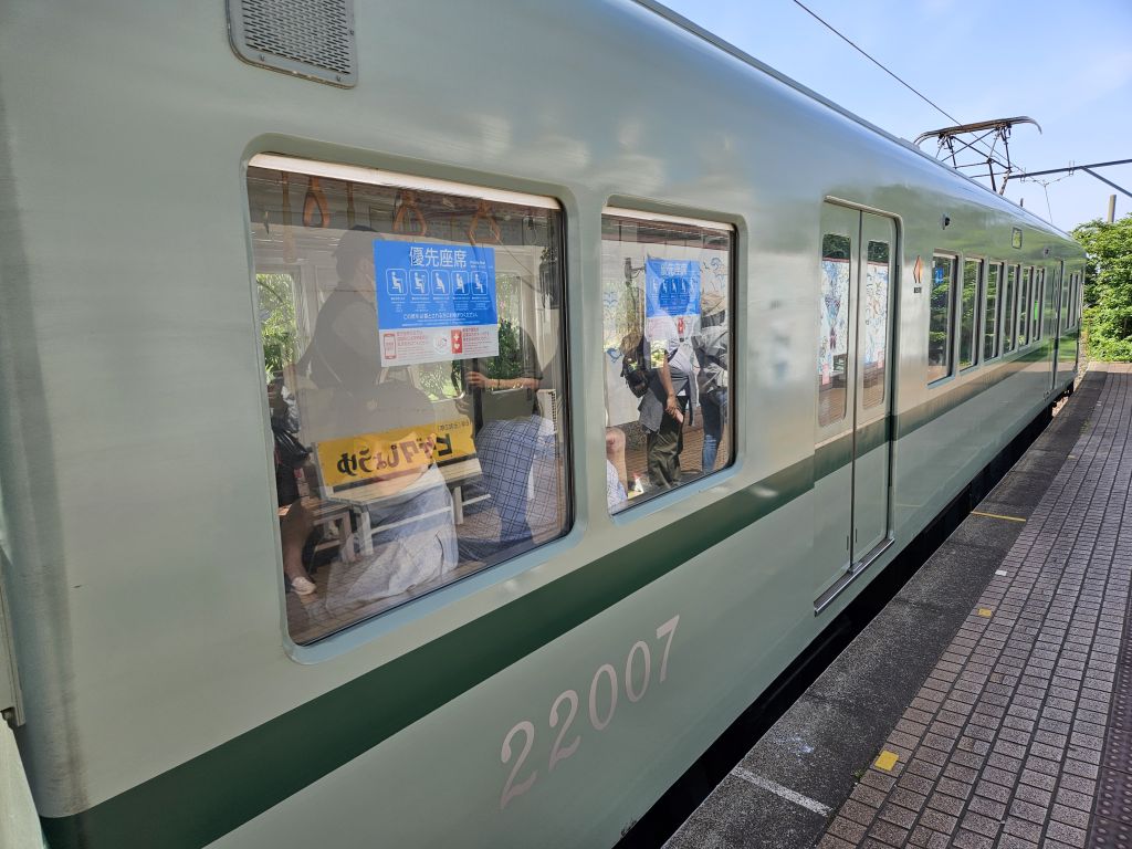 銚子電鉄・犬吠駅・電車が到着