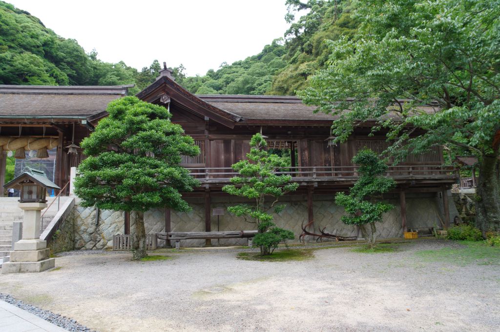 美保神社・階段を登る・廻廊