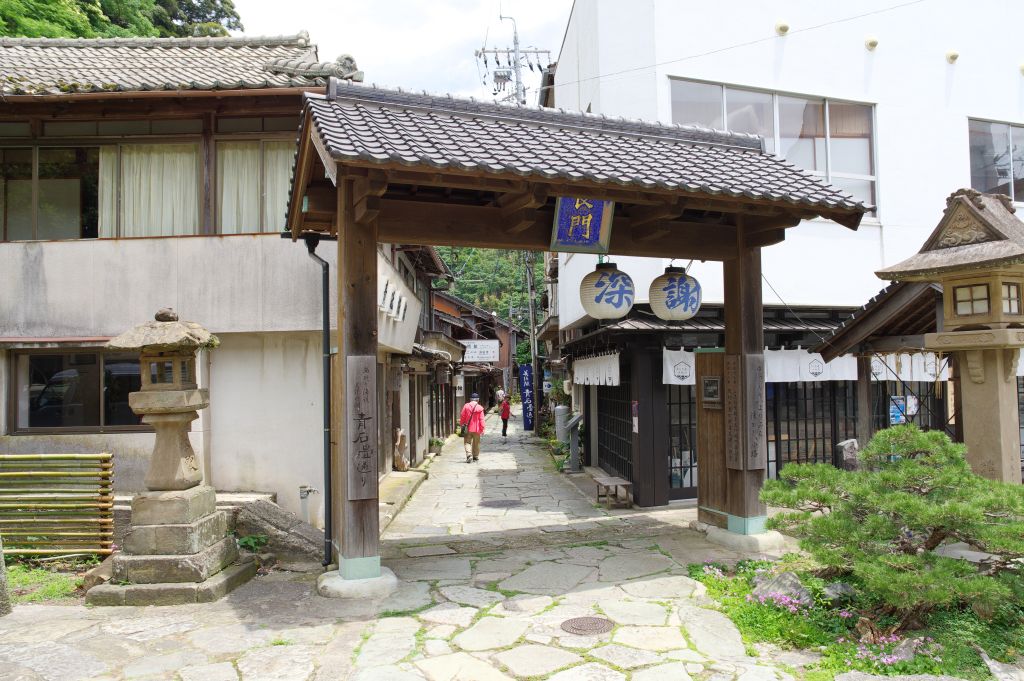 美保神社・青石畳通り