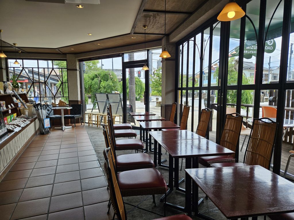 大正川カフェ・店内