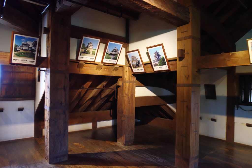 松江城・3階の角