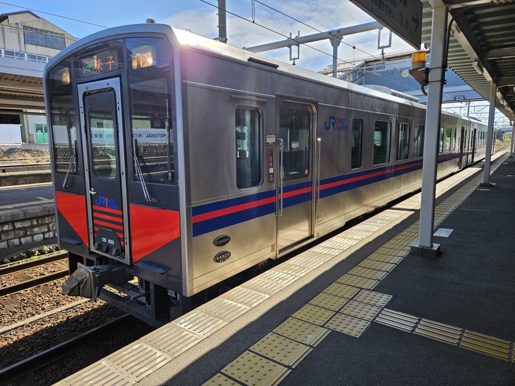 安来駅・普通列車