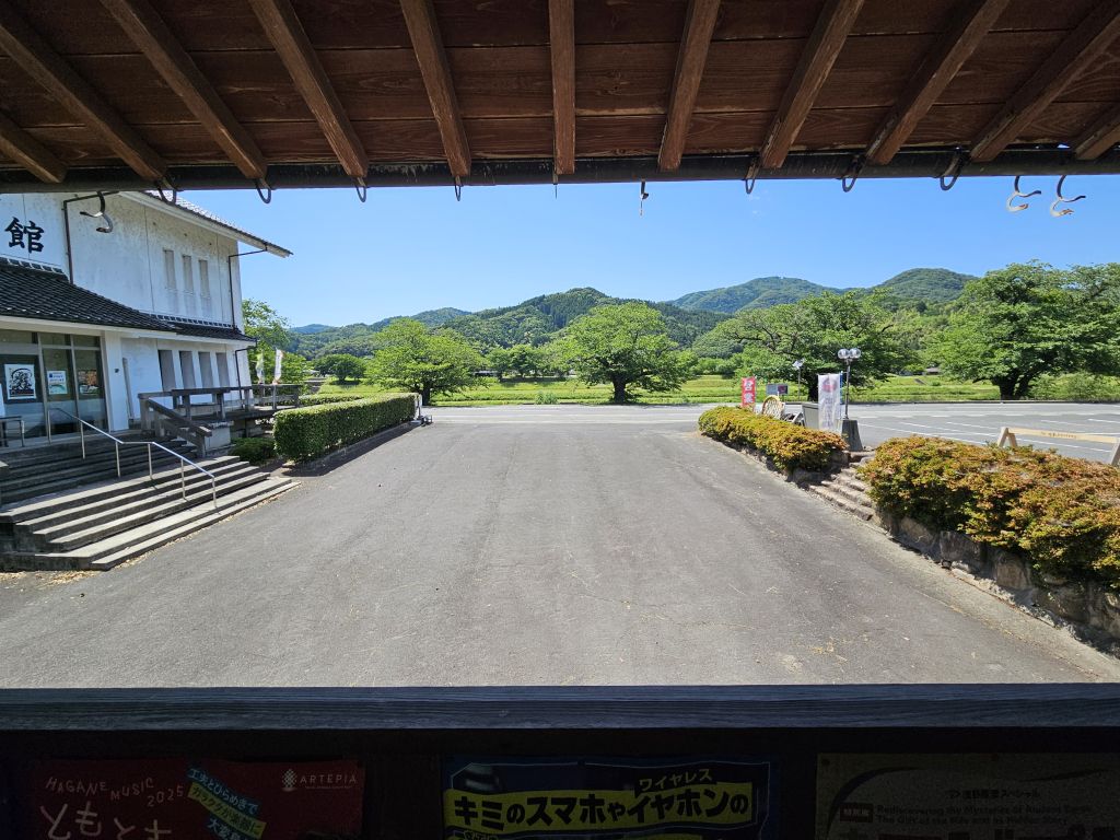 道の駅広瀬・富田城前の通路