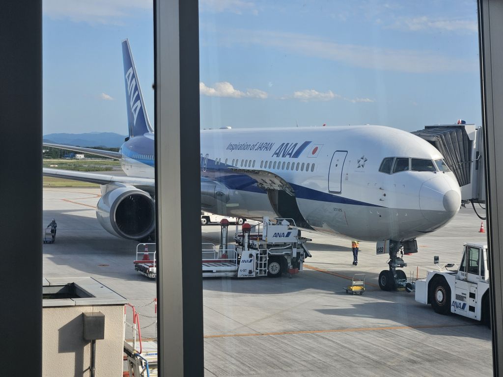 米子空港・飛行機をズーム