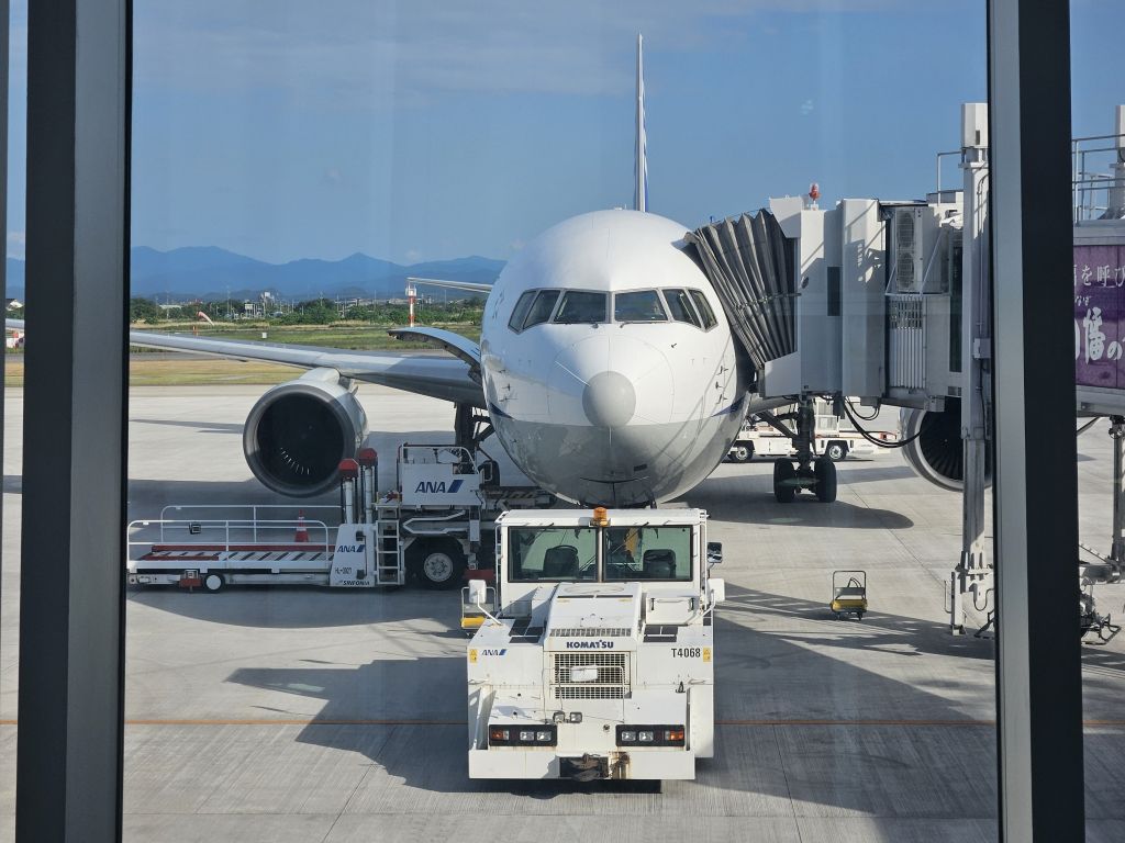 米子空港・飛行機の正面
