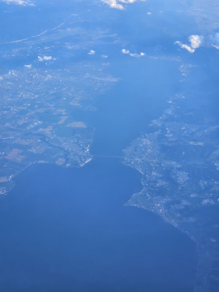 飛行機からの景色・琵琶湖上空
