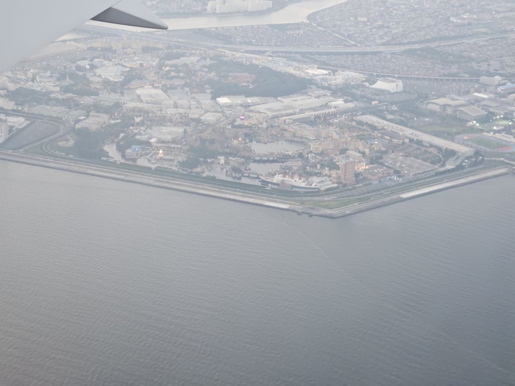 飛行機からの景色・夢の国上空