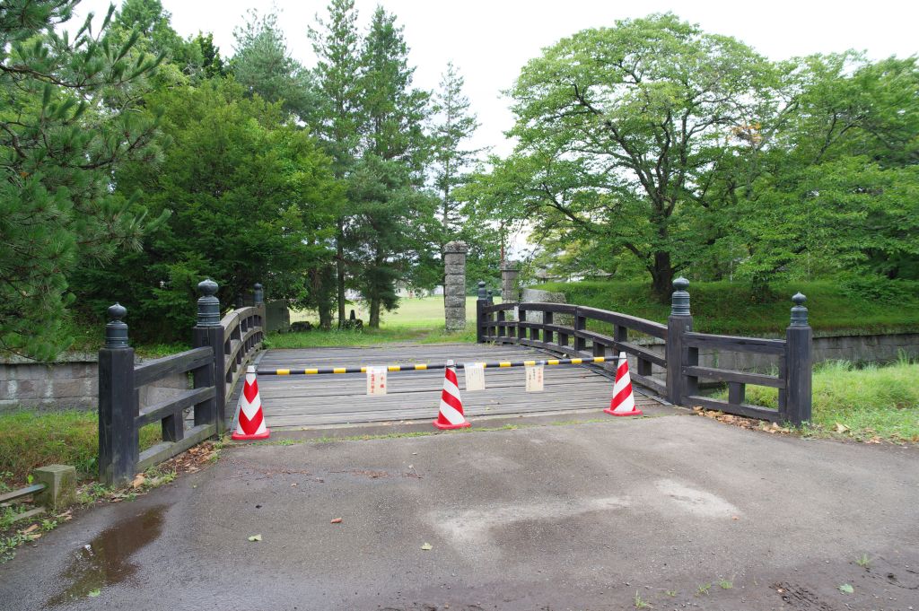 龍岡城・大手橋