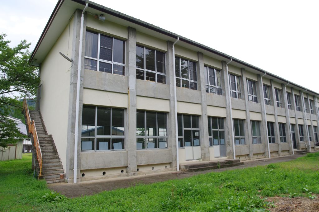 龍岡城・校舎