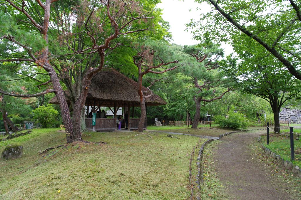 小諸城(懐古園)・あずま屋