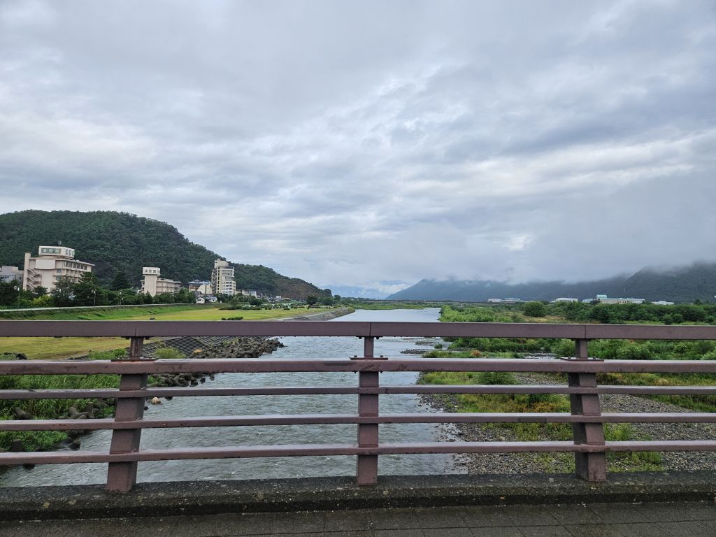 戸倉上山田温泉から千曲川の橋