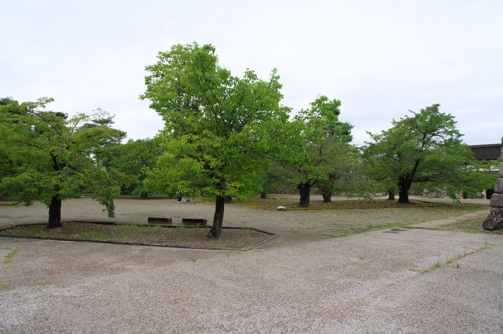 松代城・本丸の広場